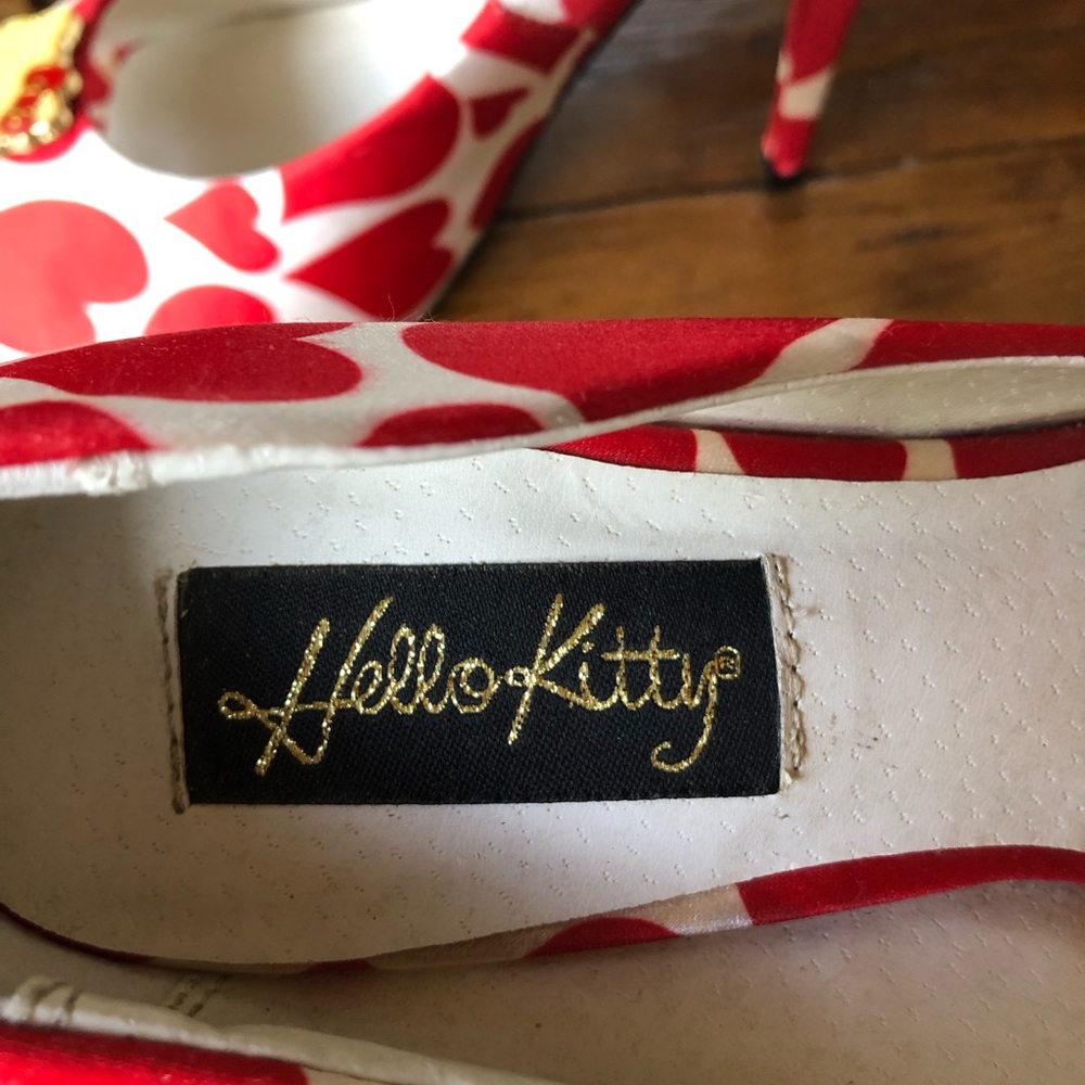 Hello Kitty Heels - Picture 7 of 12